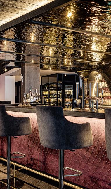 Golden Bar at the Alpin Garden